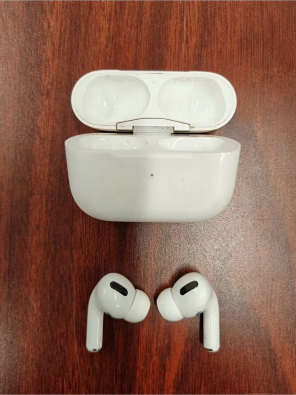 Apple AirPod Pro with Charging Case - White 1st Generation